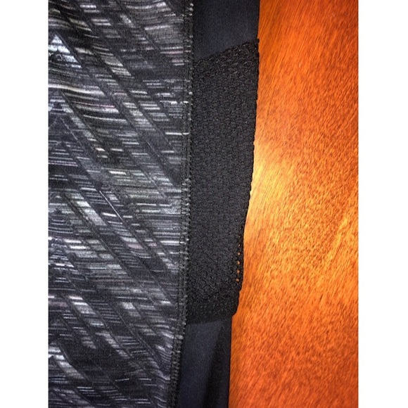 Capri Workout Tights🏋🏼♀️ - Picture 3 of 7